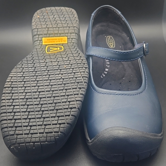 Used, like new KEEN brand Navy blue Mary Jane's. Size 9. - Picture 4 of 4